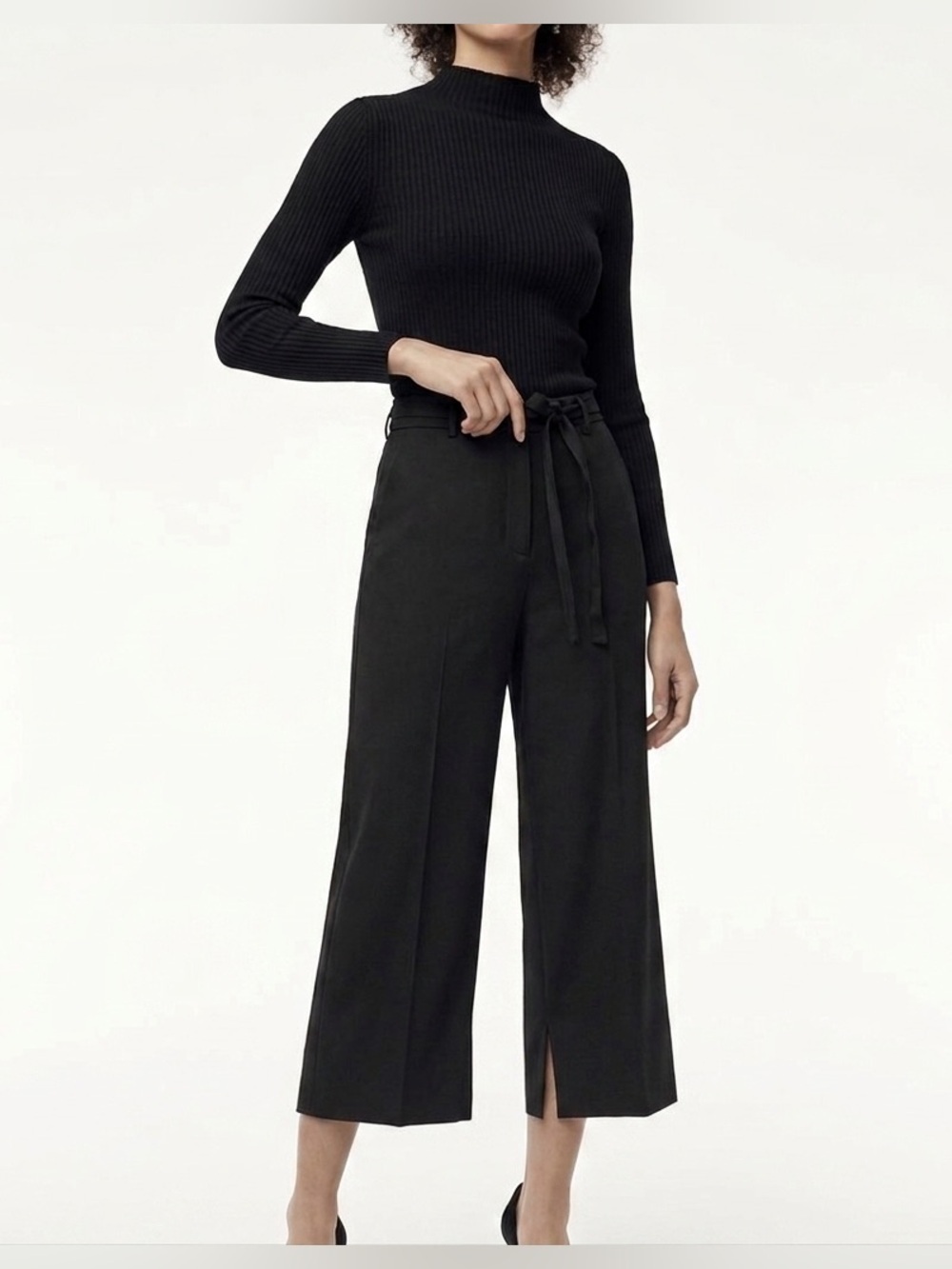 Aritzia Babaton Black  Lambros Pants. Size 6 business casual